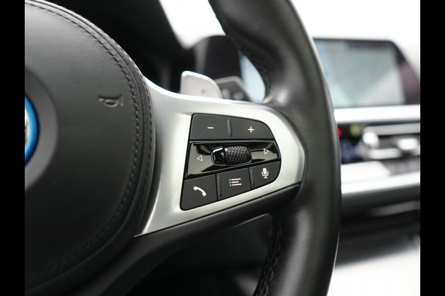 BMW 3 Serie Touring 330e M Sport PHEV 293pk Dealer O.H. | Panodak | Head Up | Laser LED | Adaptief Onderstel | Alcantara Sportstoelen Memory & Verwarmd | Camera | Sfeerverlichting | Keyless | Blis | Hifi Audio | Apple Carplay | Navigatie | DAB | Plug In Hybrid |