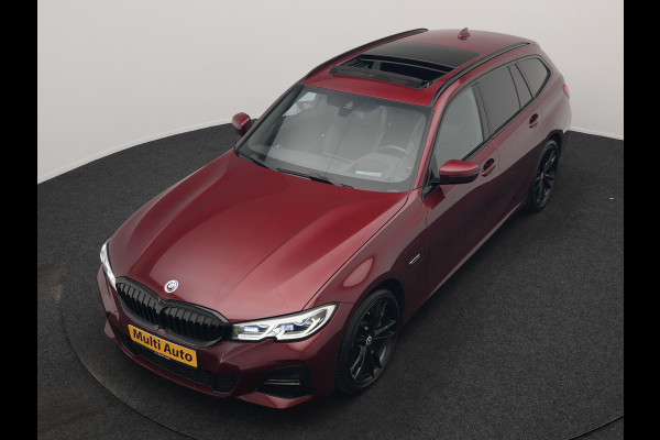 BMW 3 Serie Touring 330e M Sport PHEV 293pk Dealer O.H. | Panodak | Head Up | Laser LED | Adaptief Onderstel | Alcantara Sportstoelen Memory & Verwarmd | Camera | Sfeerverlichting | Keyless | Blis | Hifi Audio | Apple Carplay | Navigatie | DAB | Plug In Hybrid |
