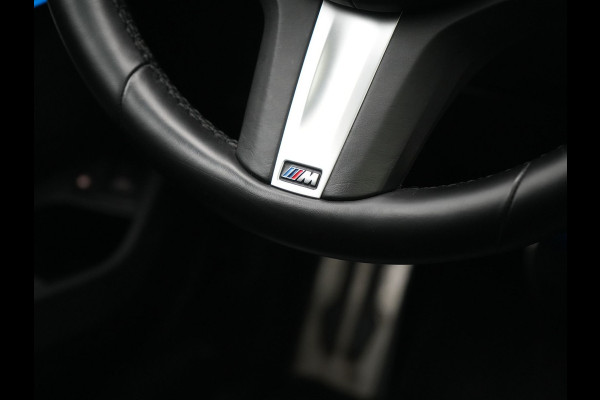 BMW 3 Serie Touring 330e M Sport PHEV 293pk Dealer O.H. | Panodak | Head Up | Laser LED | Adaptief Onderstel | Alcantara Sportstoelen Memory & Verwarmd | Camera | Sfeerverlichting | Keyless | Blis | Hifi Audio | Apple Carplay | Navigatie | DAB | Plug In Hybrid |