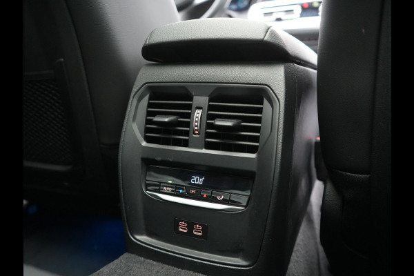 BMW 3 Serie Touring 330e M Sport PHEV 293pk Dealer O.H. | Panodak | Head Up | Laser LED | Adaptief Onderstel | Alcantara Sportstoelen Memory & Verwarmd | Camera | Sfeerverlichting | Keyless | Blis | Hifi Audio | Apple Carplay | Navigatie | DAB | Plug In Hybrid |