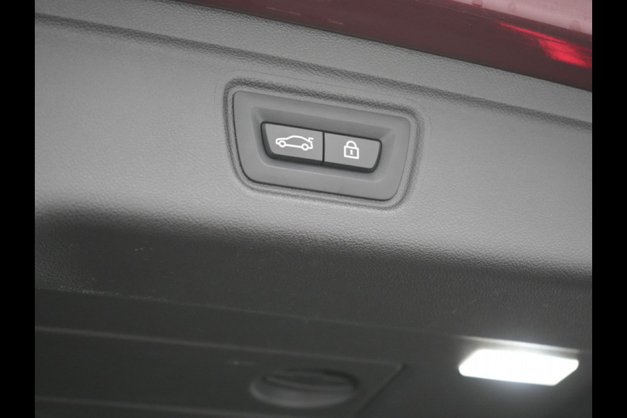 BMW 3 Serie Touring 330e M Sport PHEV 293pk Dealer O.H. | Panodak | Head Up | Laser LED | Adaptief Onderstel | Alcantara Sportstoelen Memory & Verwarmd | Camera | Sfeerverlichting | Keyless | Blis | Hifi Audio | Apple Carplay | Navigatie | DAB | Plug In Hybrid |