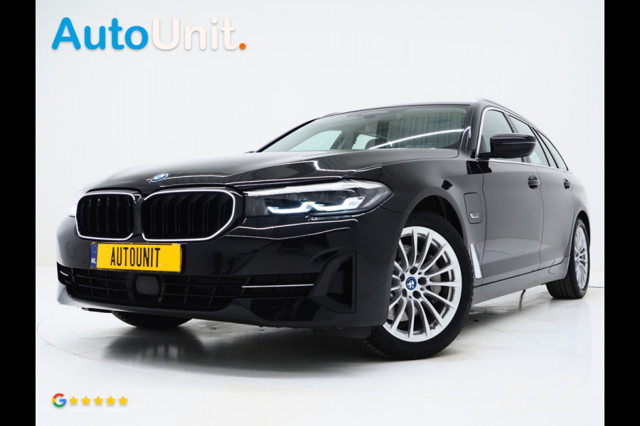BMW 5 Serie Touring 530e xDrive | LED Grille |  Leder | Camera | Adaptive Cruise | Sfeerlicht | Dodehoek | Carplay