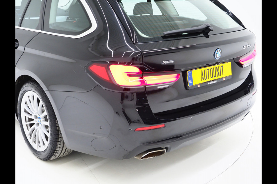 BMW 5 Serie Touring 530e xDrive | LED Grille |  Leder | Camera | Adaptive Cruise | Sfeerlicht | Dodehoek | Carplay