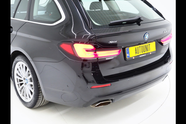 BMW 5 Serie Touring 530e xDrive | LED Grille |  Leder | Camera | Adaptive Cruise | Sfeerlicht | Dodehoek | Carplay