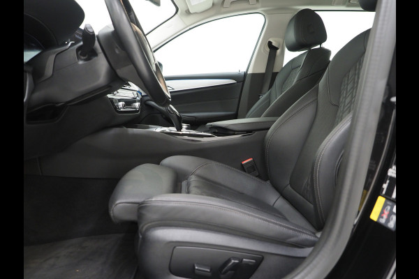 BMW 5 Serie Touring 530e xDrive | LED Grille |  Leder | Camera | Adaptive Cruise | Sfeerlicht | Dodehoek | Carplay