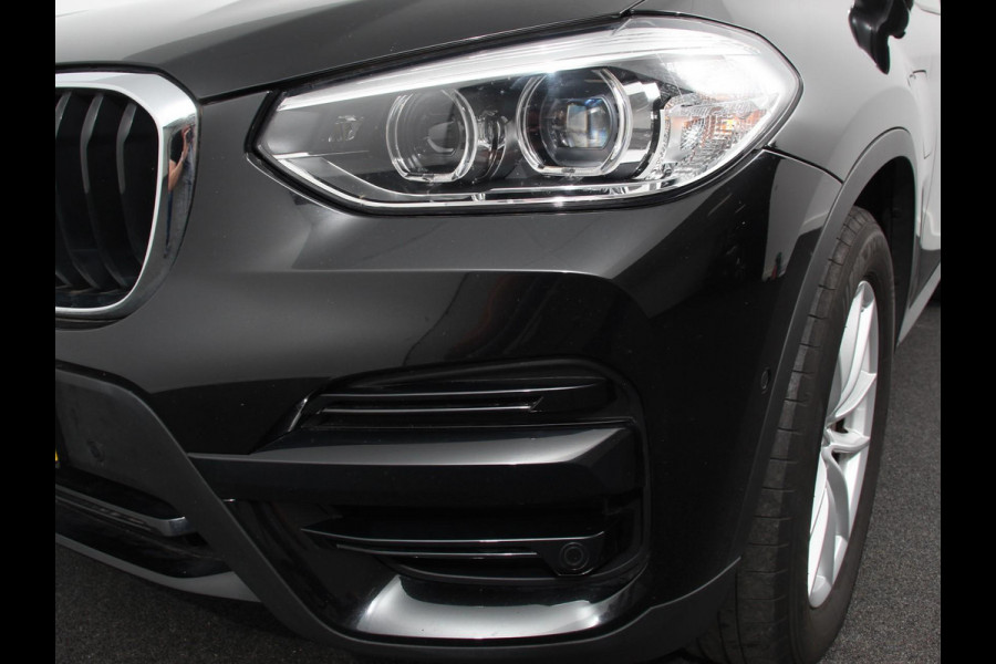 BMW X3 xDrive30e Plug in Hybride Advantage Automaat Navigatie Climate Control Adaptieve Cruise Control Head up display Led Dab Parkeer sensoren V+A Stoelverwarming Camera