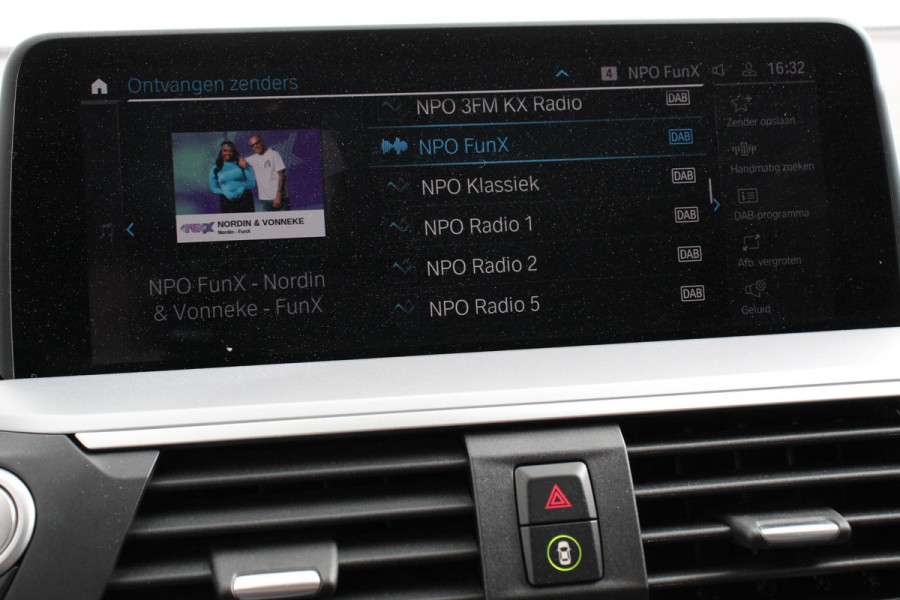 BMW X3 xDrive30e Plug in Hybride Advantage Automaat Navigatie Climate Control Adaptieve Cruise Control Head up display Led Dab Parkeer sensoren V+A Stoelverwarming Camera