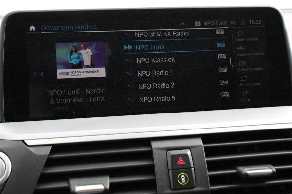 BMW X3 xDrive30e Plug in Hybride Advantage Automaat Navigatie Climate Control Adaptieve Cruise Control Head up display Led Dab Parkeer sensoren V+A Stoelverwarming Camera