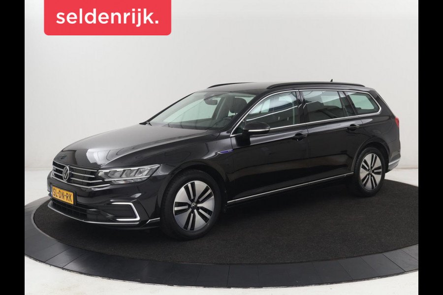 Volkswagen Passat 1.4 TSI PHEV GTE | SOH 95,9% | Stoelverwarming | Massage | Camera | Carplay | Adaptive cruise | Matrix LED | Navigatie | Climate control | Bluetooth | Plug In
