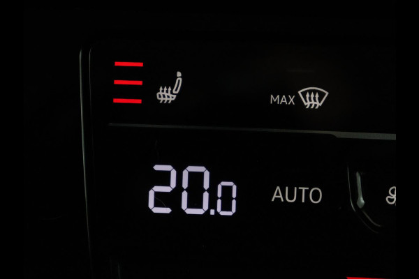 Volkswagen Passat 1.4 TSI PHEV GTE | SOH 95,9% | Stoelverwarming | Massage | Camera | Carplay | Adaptive cruise | Matrix LED | Navigatie | Climate control | Bluetooth | Plug In
