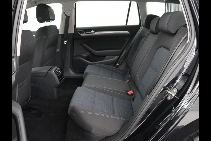 Volkswagen Passat 1.4 TSI PHEV GTE | SOH 95,9% | Stoelverwarming | Massage | Camera | Carplay | Adaptive cruise | Matrix LED | Navigatie | Climate control | Bluetooth | Plug In