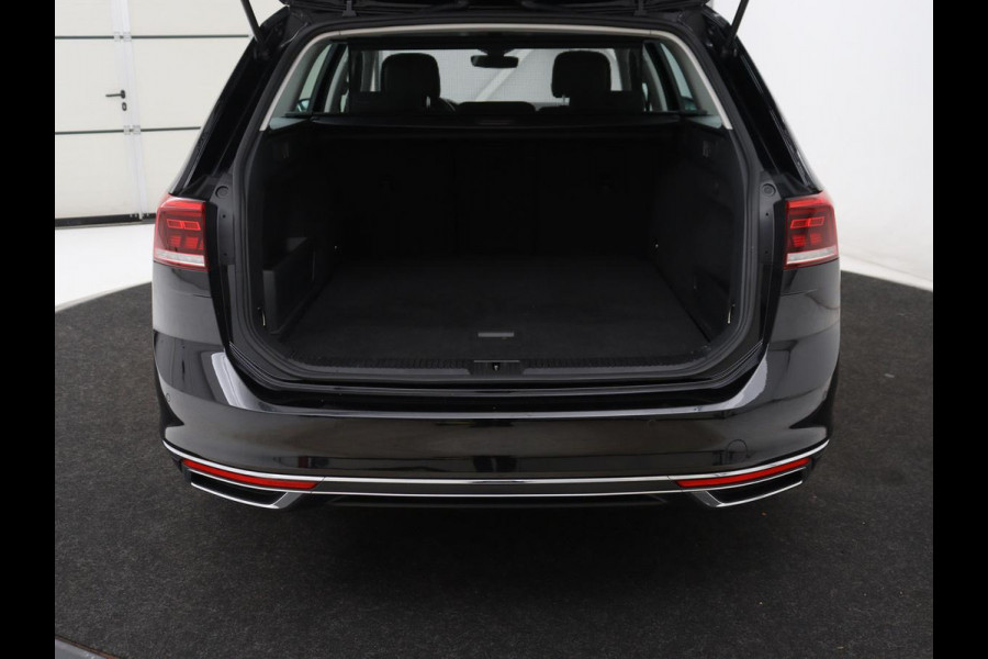 Volkswagen Passat 1.4 TSI PHEV GTE | SOH 95,9% | Stoelverwarming | Massage | Camera | Carplay | Adaptive cruise | Matrix LED | Navigatie | Climate control | Bluetooth | Plug In