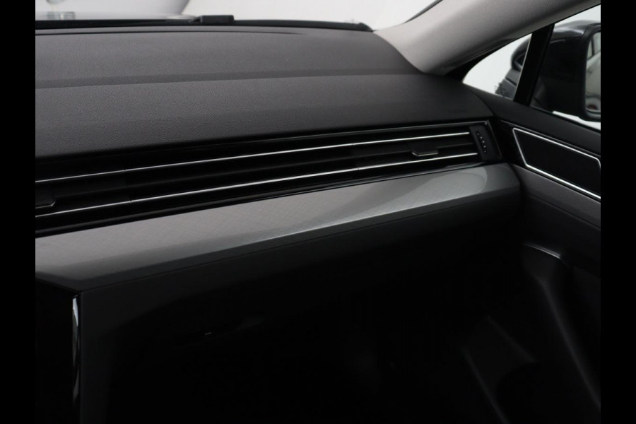 Volkswagen Passat 1.4 TSI PHEV GTE | SOH 95,9% | Stoelverwarming | Massage | Camera | Carplay | Adaptive cruise | Matrix LED | Navigatie | Climate control | Bluetooth | Plug In