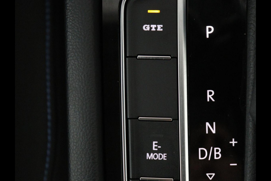 Volkswagen Passat 1.4 TSI PHEV GTE | SOH 95,9% | Stoelverwarming | Massage | Camera | Carplay | Adaptive cruise | Matrix LED | Navigatie | Climate control | Bluetooth | Plug In