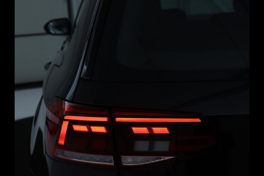 Volkswagen Passat 1.4 TSI PHEV GTE | SOH 95,9% | Stoelverwarming | Massage | Camera | Carplay | Adaptive cruise | Matrix LED | Navigatie | Climate control | Bluetooth | Plug In