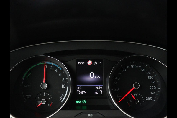 Volkswagen Passat 1.4 TSI PHEV GTE | SOH 95,9% | Stoelverwarming | Massage | Camera | Carplay | Adaptive cruise | Matrix LED | Navigatie | Climate control | Bluetooth | Plug In