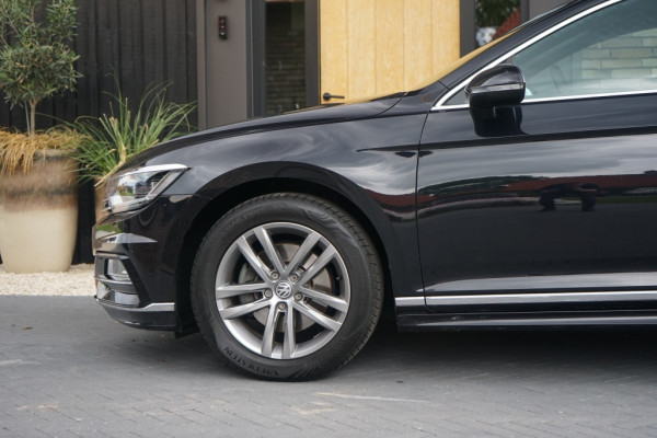 Volkswagen Passat Variant 1.4 TSI Highline 3X R-Line Automaat Panoramadak