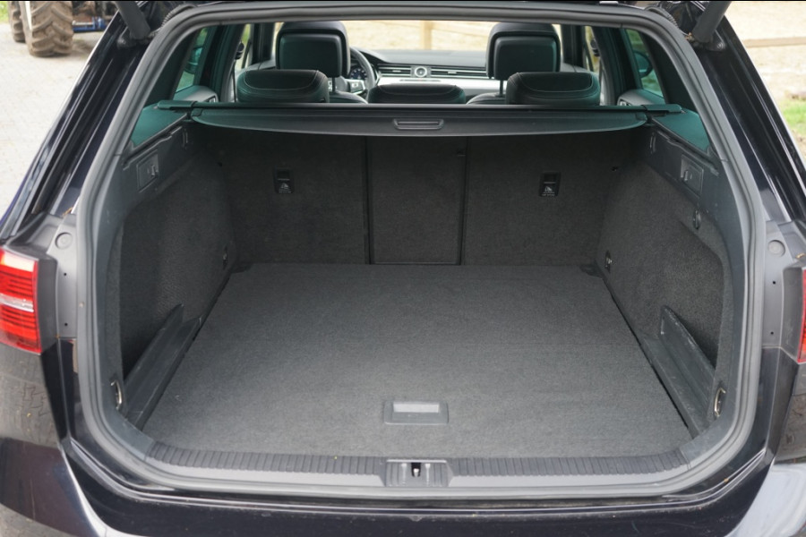 Volkswagen Passat Variant 1.4 TSI Highline 3X R-Line Automaat Panoramadak