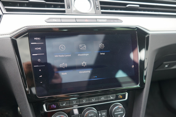 Volkswagen Passat Variant 1.4 TSI Highline 3X R-Line Automaat Panoramadak