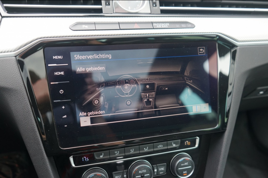 Volkswagen Passat Variant 1.4 TSI Highline 3X R-Line Automaat Panoramadak