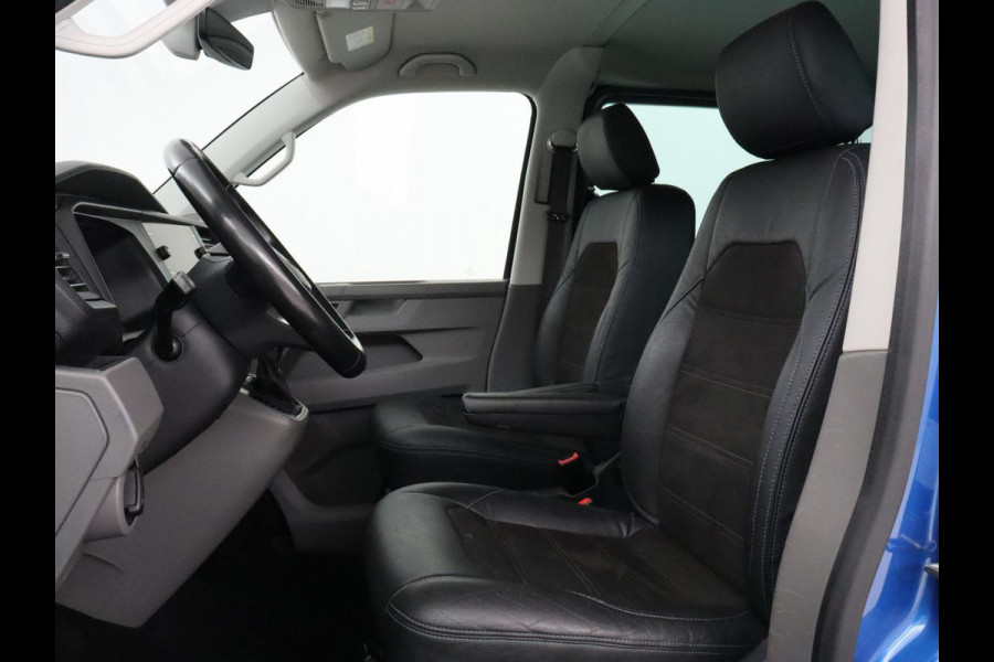 Volkswagen Transporter 2.0 TDI L2H1 30 DC Highline | Leder/Alcantara | Stoelverwarming | Trekhaak | Carplay | Camera | Adaptive cruise | Full LED | Navigatie | Parkeerhulp | 19'' | 5-Persoons | Origineel NL