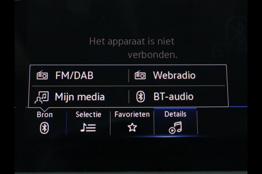 Volkswagen Transporter 2.0 TDI L2H1 30 DC Highline | Leder/Alcantara | Stoelverwarming | Trekhaak | Carplay | Camera | Adaptive cruise | Full LED | Navigatie | Parkeerhulp | 19'' | 5-Persoons | Origineel NL