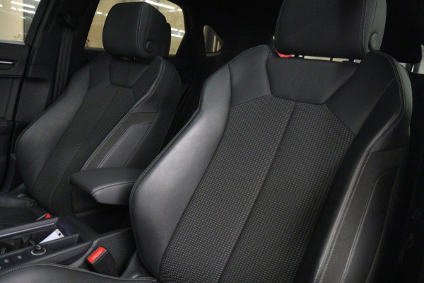 Audi Q3 Sportback 45 TFSI e 3X S-Line /PANO/CARPLAY/KEYLES/STOELV/BOMVOL