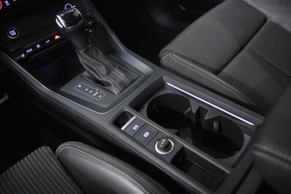 Audi Q3 Sportback 45 TFSI e 3X S-Line /PANO/CARPLAY/KEYLES/STOELV/BOMVOL