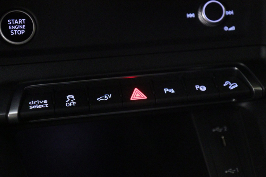 Audi Q3 Sportback 45 TFSI e 3X S-Line /PANO/CARPLAY/KEYLES/STOELV/BOMVOL