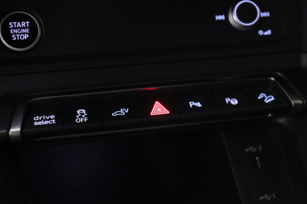 Audi Q3 Sportback 45 TFSI e 3X S-Line /PANO/CARPLAY/KEYLES/STOELV/BOMVOL