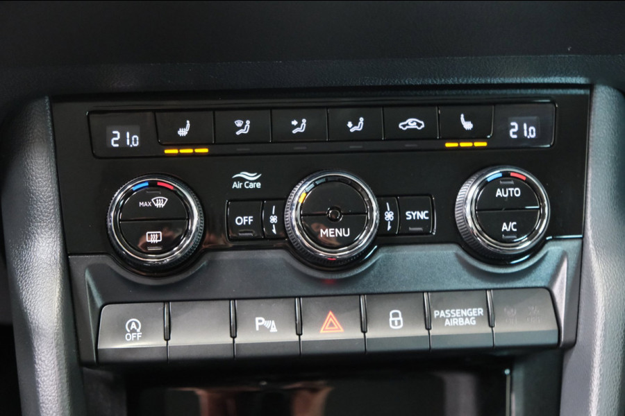 Škoda Karoq 1.5 TSI ACT Ambition Business Automaat - N.A.P. Airco, Cruise, Navi, PDC, Carplay, Trekhaak.