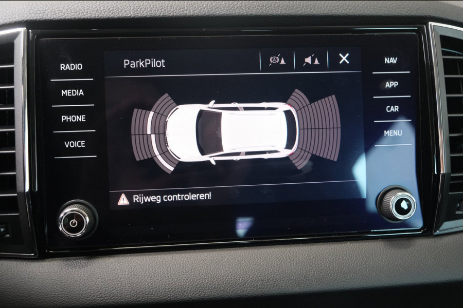 Škoda Karoq 1.5 TSI ACT Ambition Business Automaat - N.A.P. Airco, Cruise, Navi, PDC, Carplay, Trekhaak.