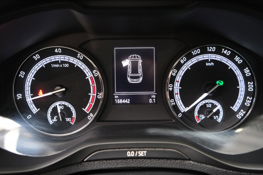 Škoda Karoq 1.5 TSI ACT Ambition Business Automaat - N.A.P. Airco, Cruise, Navi, PDC, Carplay, Trekhaak.