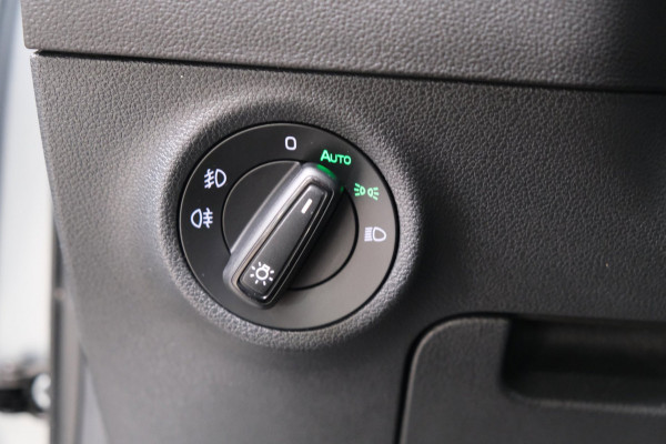 Škoda Karoq 1.5 TSI ACT Ambition Business Automaat - N.A.P. Airco, Cruise, Navi, PDC, Carplay, Trekhaak.