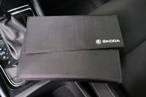 Škoda Karoq 1.5 TSI ACT Ambition Business Automaat - N.A.P. Airco, Cruise, Navi, PDC, Carplay, Trekhaak.