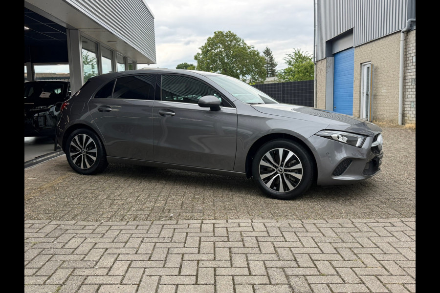 Mercedes-Benz A-Klasse 250 e Business Solution Luxury Limited 218 Pk| Navigatie | Clima | Camera | Cruise | Led | Half Leder |
