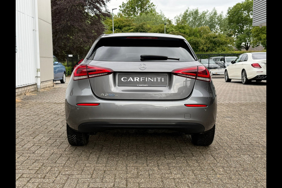 Mercedes-Benz A-Klasse 250 e Business Solution Luxury Limited 218 Pk| Navigatie | Clima | Camera | Cruise | Led | Half Leder |