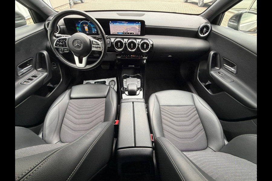 Mercedes-Benz A-Klasse 250 e Business Solution Luxury Limited 218 Pk| Navigatie | Clima | Camera | Cruise | Led | Half Leder |