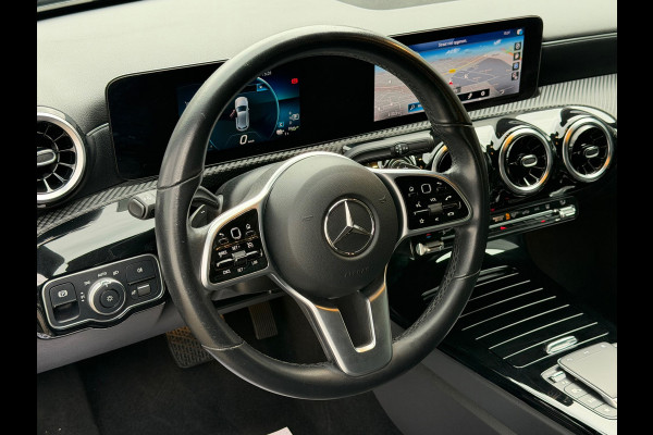 Mercedes-Benz A-Klasse 250 e Business Solution Luxury Limited 218 Pk| Navigatie | Clima | Camera | Cruise | Led | Half Leder |