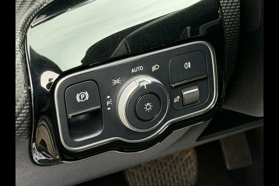 Mercedes-Benz A-Klasse 250 e Business Solution Luxury Limited 218 Pk| Navigatie | Clima | Camera | Cruise | Led | Half Leder |