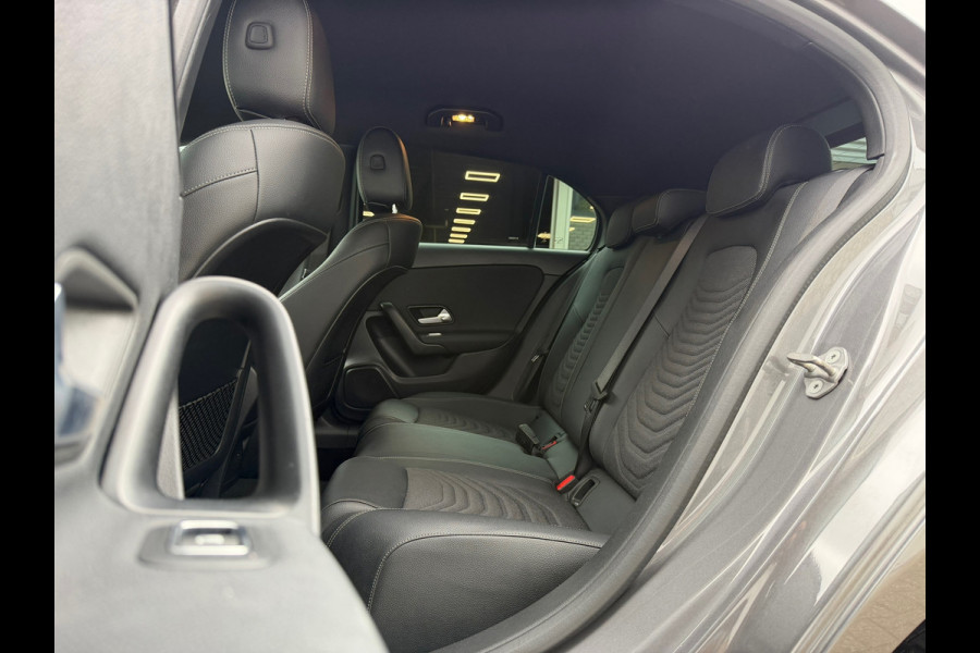 Mercedes-Benz A-Klasse 250 e Business Solution Luxury Limited 218 Pk| Navigatie | Clima | Camera | Cruise | Led | Half Leder |
