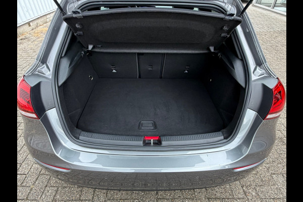 Mercedes-Benz A-Klasse 250 e Business Solution Luxury Limited 218 Pk| Navigatie | Clima | Camera | Cruise | Led | Half Leder |