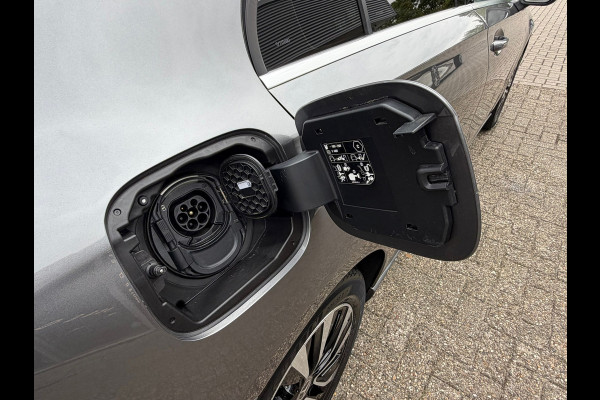 Mercedes-Benz A-Klasse 250 e Business Solution Luxury Limited 218 Pk| Navigatie | Clima | Camera | Cruise | Led | Half Leder |