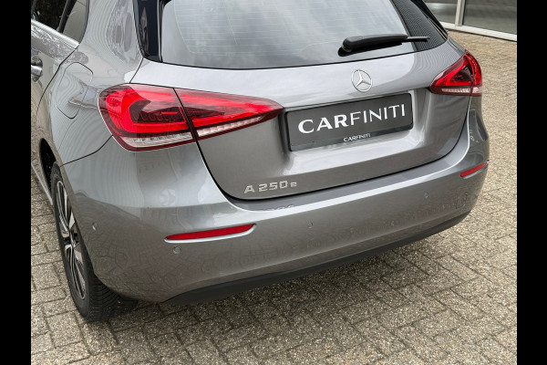 Mercedes-Benz A-Klasse 250 e Business Solution Luxury Limited 218 Pk| Navigatie | Clima | Camera | Cruise | Led | Half Leder |