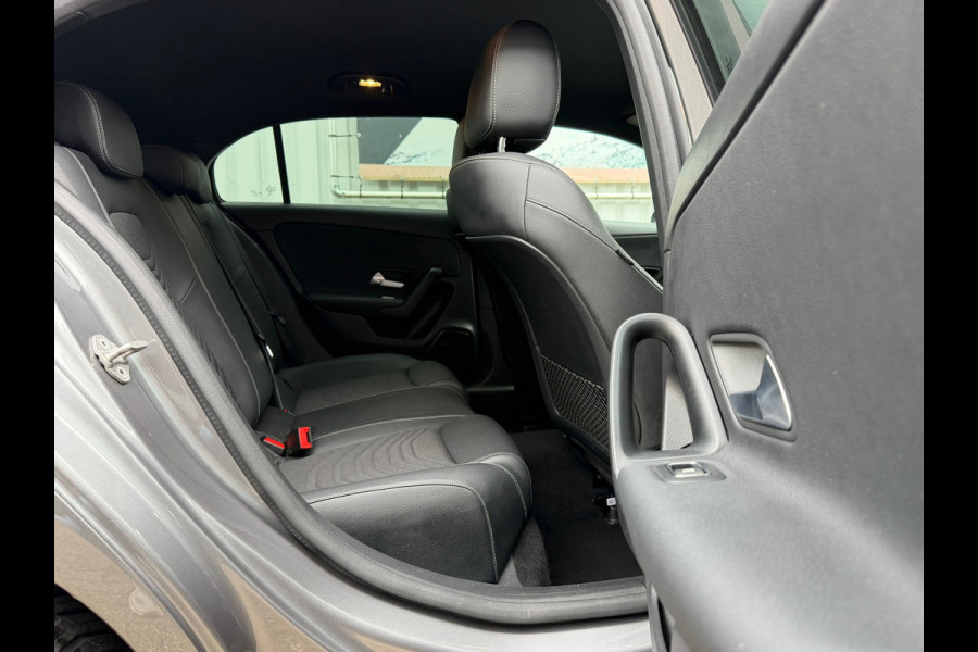 Mercedes-Benz A-Klasse 250 e Business Solution Luxury Limited 218 Pk| Navigatie | Clima | Camera | Cruise | Led | Half Leder |