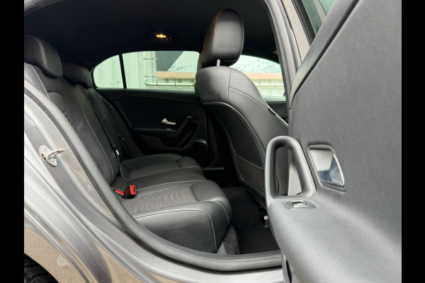 Mercedes-Benz A-Klasse 250 e Business Solution Luxury Limited 218 Pk| Navigatie | Clima | Camera | Cruise | Led | Half Leder |