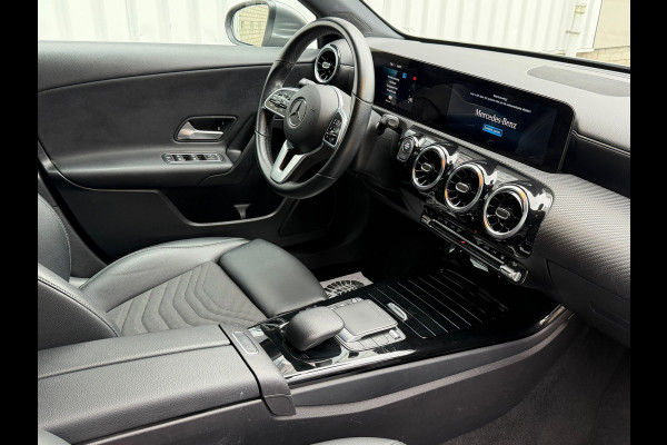 Mercedes-Benz A-Klasse 250 e Business Solution Luxury Limited 218 Pk| Navigatie | Clima | Camera | Cruise | Led | Half Leder |
