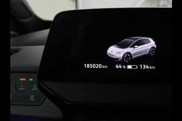 Volkswagen ID.3 Life 58 kWh | SOH 88,8% | Stoel & stuurverwarming | Carplay | Adaptive cruise | Navigatie | Full LED | Parkeerhulp | DAB | Climate control