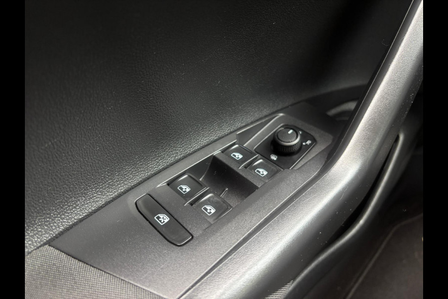 Volkswagen Polo 1.0 TSI Highline Business | Apple Carplay | Stoelverwarming | Parkeersensoren | Cruise