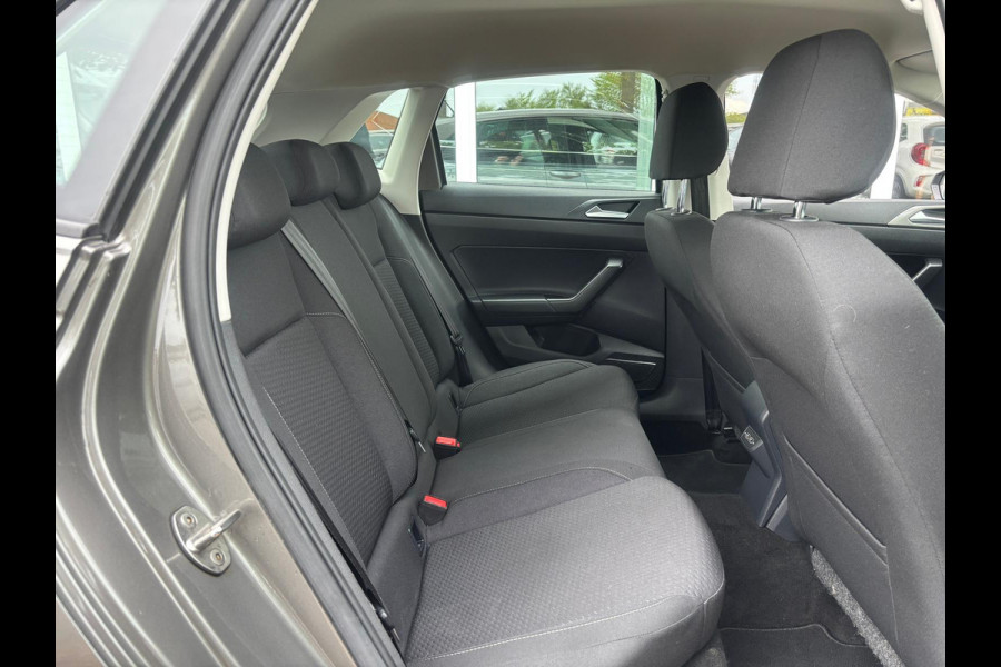Volkswagen Polo 1.0 TSI Highline Business | Apple Carplay | Stoelverwarming | Parkeersensoren | Cruise
